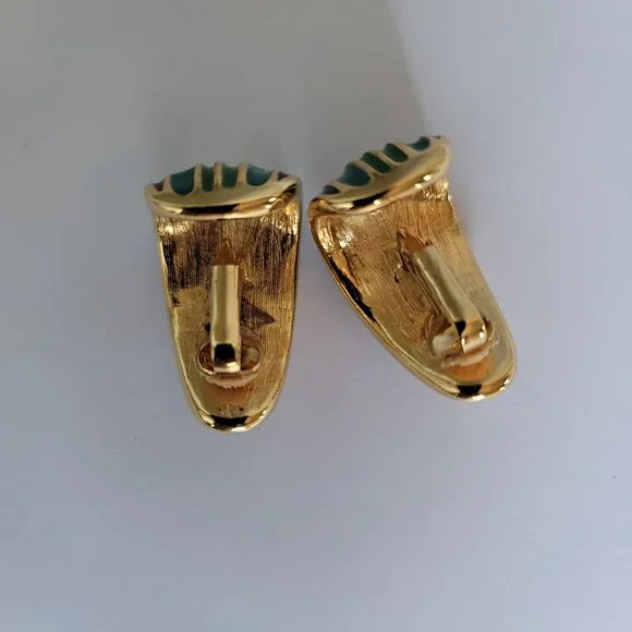 Vintage Gold Tone Clip-On Earrings - Picture 3 of 4